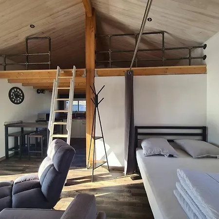 De 35 M2 Apartamento *